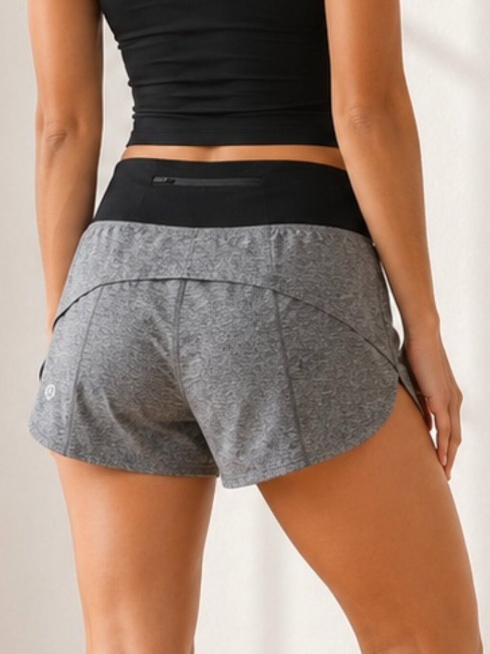 Lululemon Speed Up Low Rise 2.5” Shorts Heather Lux Gray Black Size 8